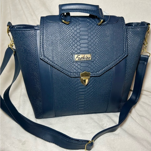 Purse - Picture 1 of 1